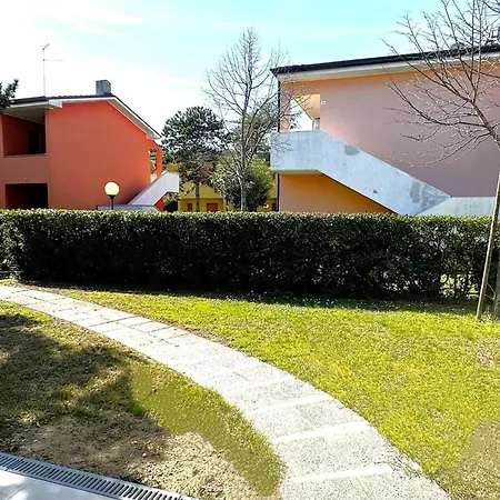 דירה With Garden-beahost